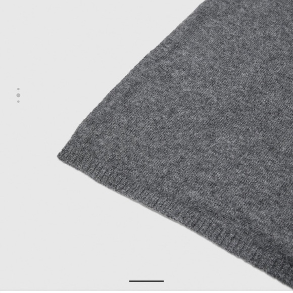 Zara %100 Cashmere Scarf - Picture 2 of 4